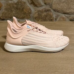 Saysh One Multipurpose Sneaker Women's Size 9 Pink